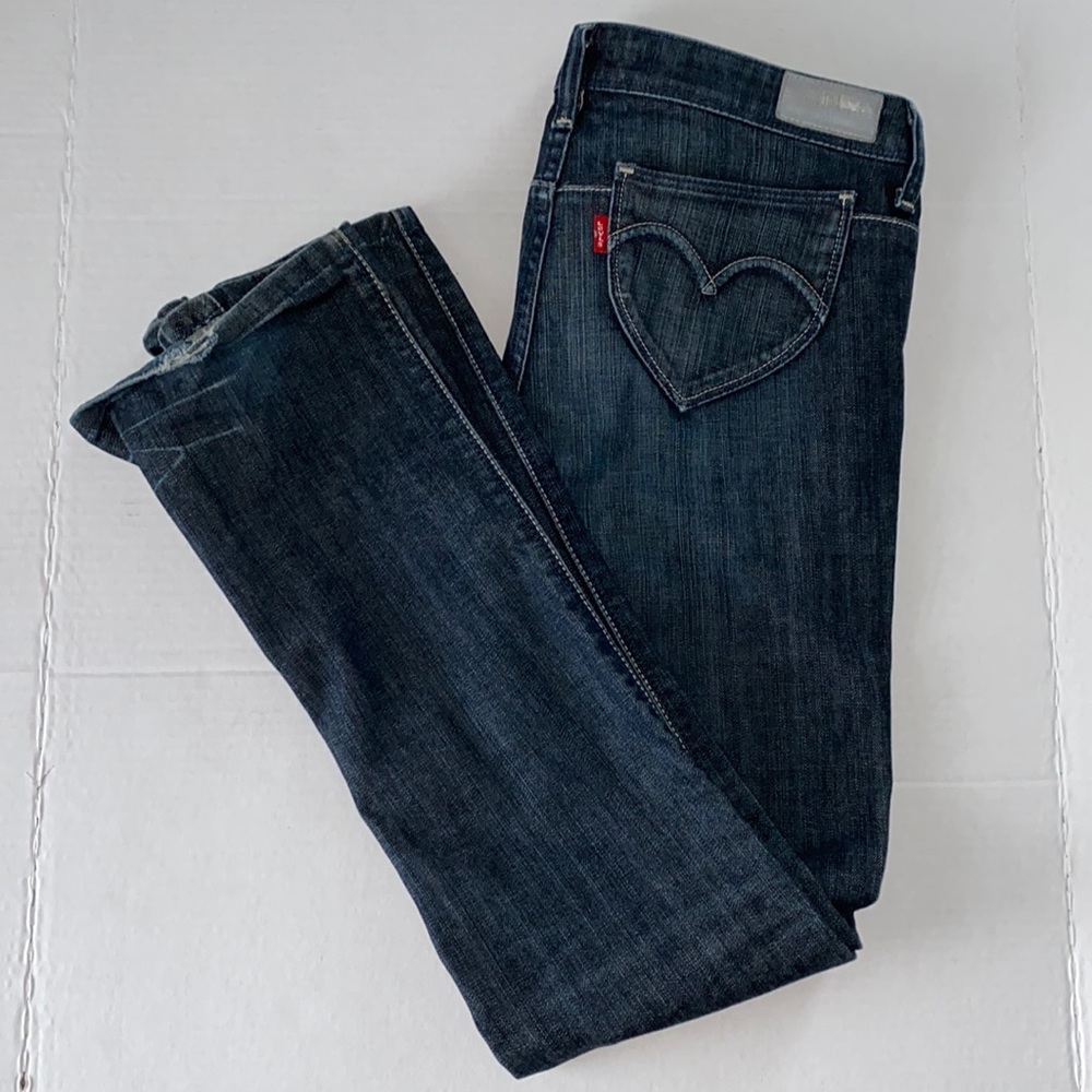 Levis women's style denim jean size 32 dark wash